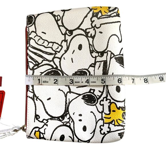Peanuts Snoopy With Woodstock Black White Yellow Large Wristlet Clutch NWT - Picture 7 of 10